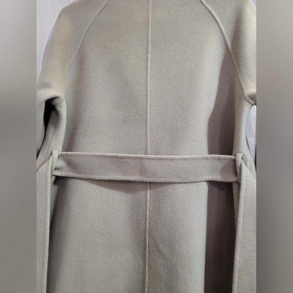 Women's Winter Wool Coat Size Medium - Picture 10 of 13